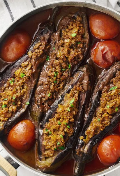 بادمجون شکم‌پر گیاهی
